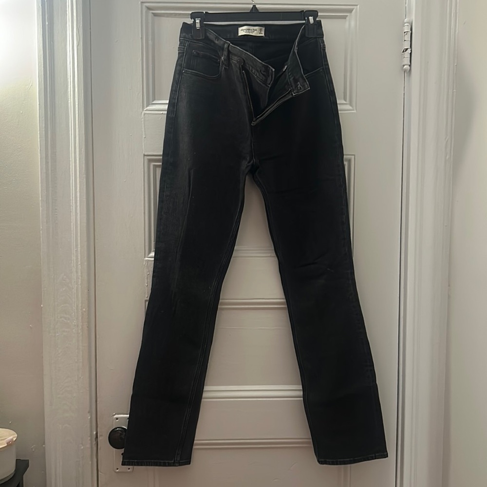 Abercrombie & Fitch Black The 90’s Slim Straight Ultra High Rise Jean 4/27